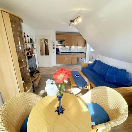 Strandmoewe Mit Balkon * Baabe