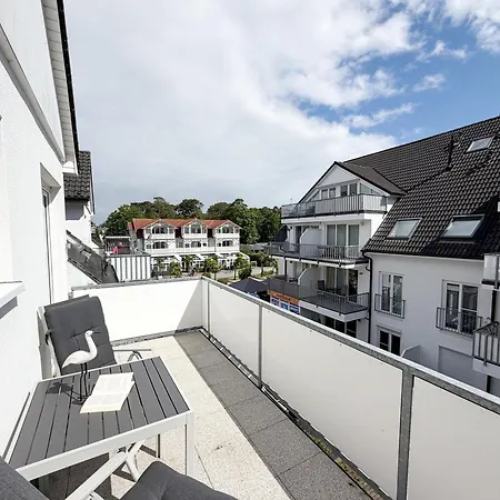 Strandmoewe Mit Balkon * Baabe